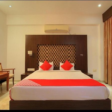Grand Milestone Hotel Mysuru Zewnętrze zdjęcie