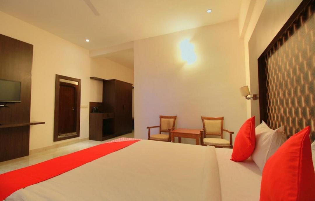 Grand Milestone Hotel Mysuru Zewnętrze zdjęcie
