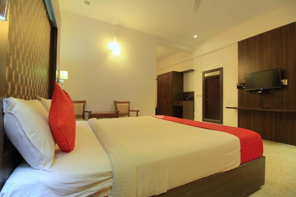 Grand Milestone Hotel Mysuru Zewnętrze zdjęcie